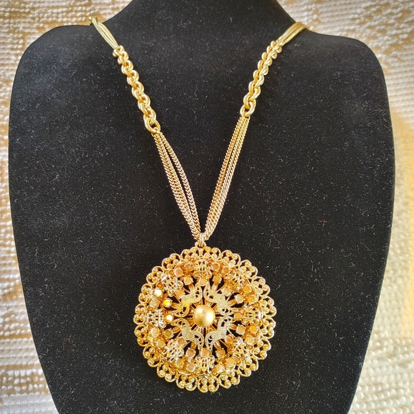 Vintage filigree gold tone 3" pendant 36" chain - Picture 1 of 6